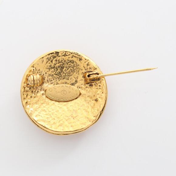 CHANEL Authentic Gold Logo Brooch - Picture 2 of 5